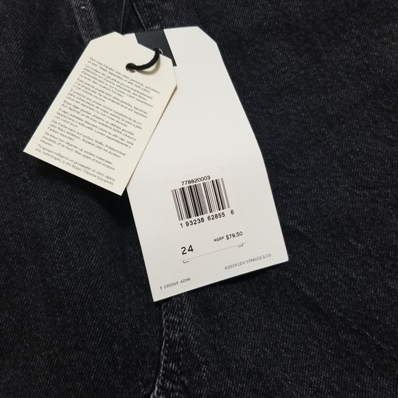 NWT Levi's Black denim skirt with studs - Picture 4 of 4